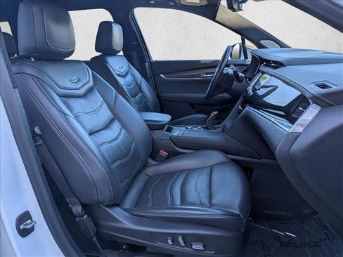 Used 2022 Cadillac XT6 Premium Luxury w/ Platinum Package AWD/4WD image 24