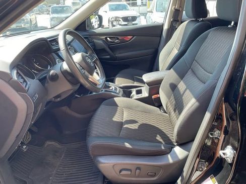 Used 2017 Nissan Rogue SV AWD/4WD image 11