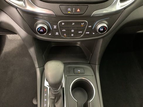 Used 2023 Chevrolet Equinox LT AWD/4WD image 24