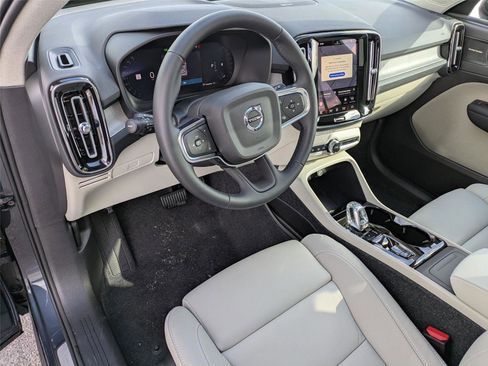 New 2026 Volvo XC40 B5 Ultra w/ Protection Package Premier image 9