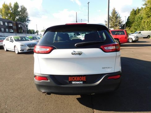 Used 2017 Jeep Cherokee Sport FWD image 20