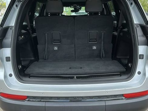 Used 2024 Jeep Grand Cherokee L Altitude AWD/4WD image 28