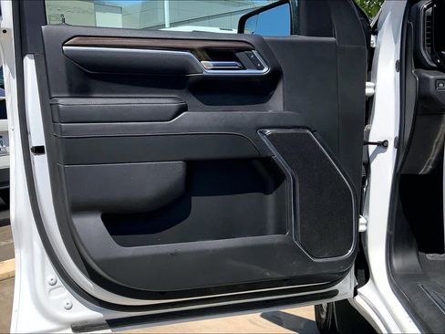 Used 2025 Chevrolet Silverado 1500 LT RWD image 21