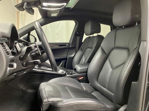 Used 2022 Porsche Macan AWD/4WD image 15