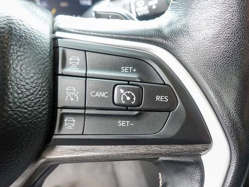 Used 2022 Jeep Grand Cherokee Limited image 14