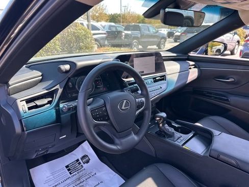 Used 2024 Lexus ES 300h w/ Premium Package FWD image 12