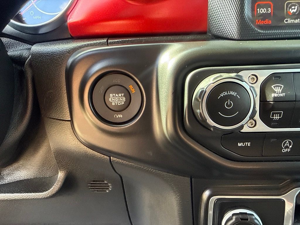 Certified 2021 Jeep Gladiator Rubicon AWD/4WD image 16