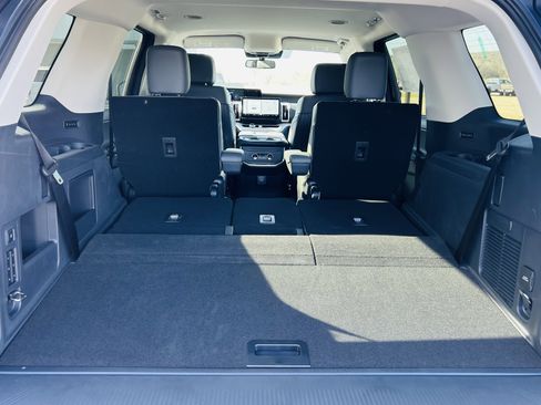 New 2026 Ford Expedition Active RWD image 11
