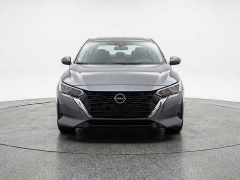 Used 2024 Nissan Sentra SV FWD image 2