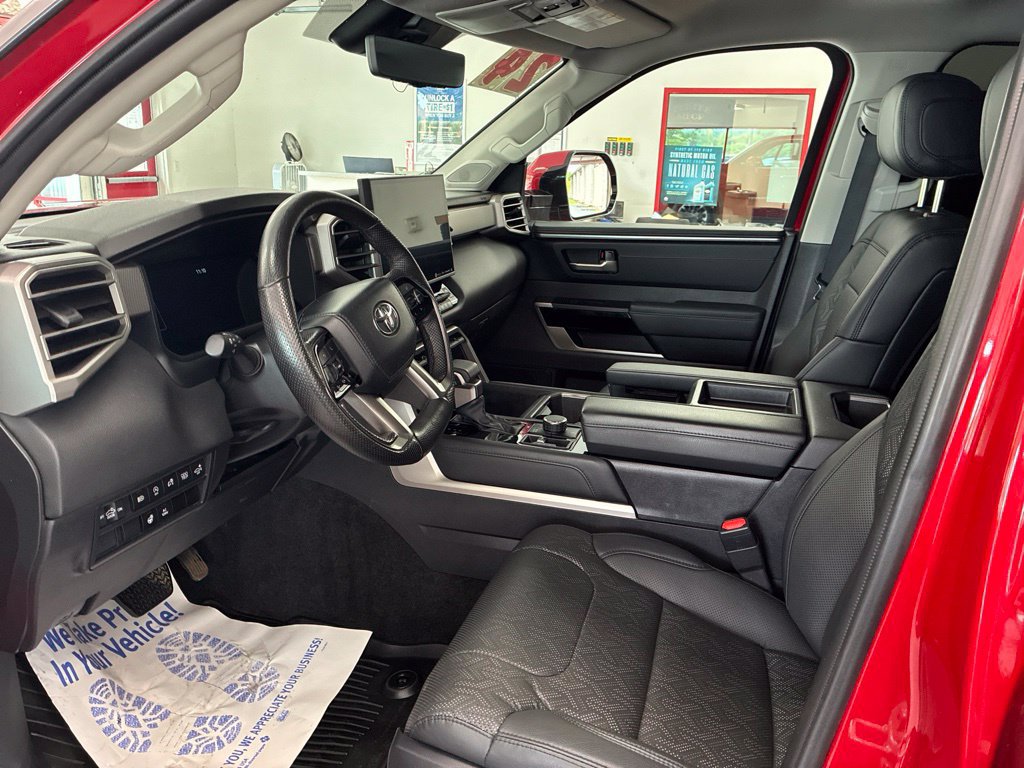 Used 2024 Toyota Tundra Limited AWD/4WD image 14