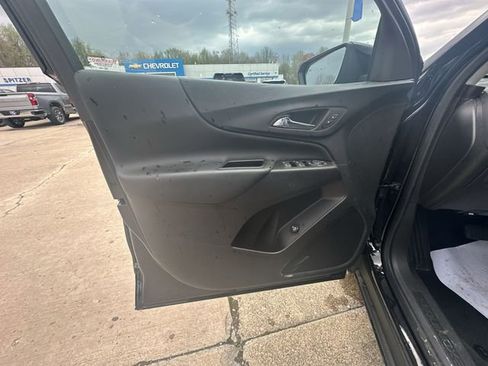 Used 2023 Chevrolet Equinox LT image 24