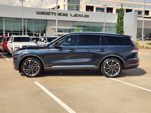 Used 2024 Lincoln Aviator Reserve w/ Equipment Group 201A RWD image 4