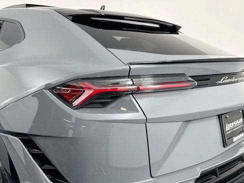 Used 2024 Lamborghini Urus S AWD/4WD image 45