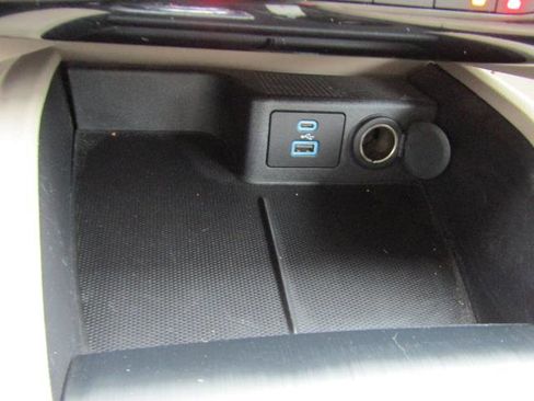 Certified 2021 Ford Escape Titanium image 25