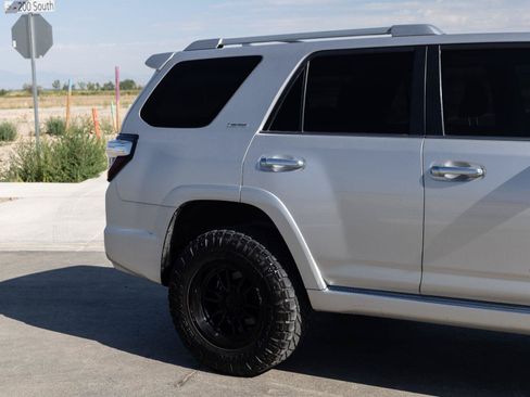 Used 2017 Toyota 4Runner Limited AWD/4WD image 9