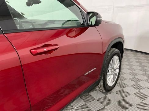 Used 2025 GMC Acadia Elevation w/ Elevation Premium Package image 9