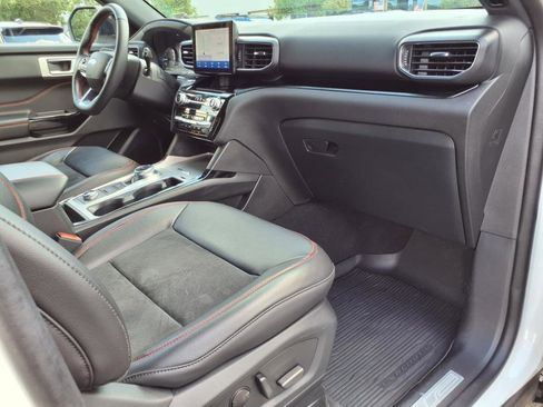 Certified 2023 Ford Explorer ST-Line w/ Class IV Trailer Tow Package image 10