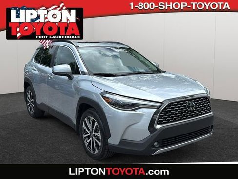 Used 2024 Toyota Corolla Cross XLE w/ Convenience Package image 1