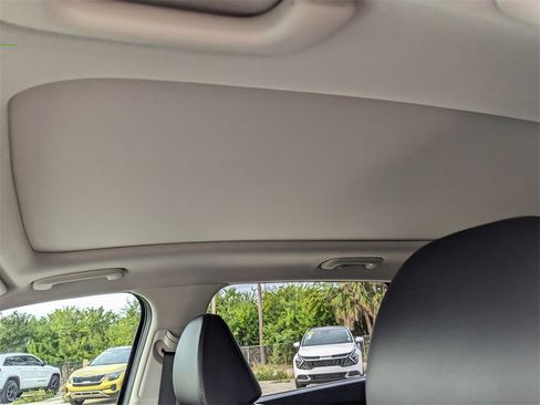 Certified 2025 Kia Sorento S w/ Panoramic Sunroof Package image 24