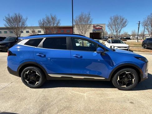 New 2026 Kia Sportage EX w/ EX Panorama Roof Package FWD image 10