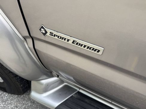 Used 2002 Toyota 4Runner SR5 AWD/4WD image 11