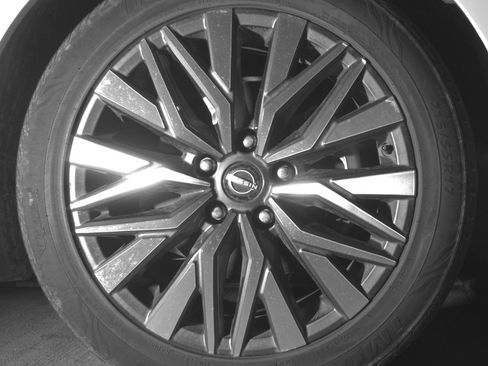 Used 2025 Nissan Altima 2.5 SV image 13