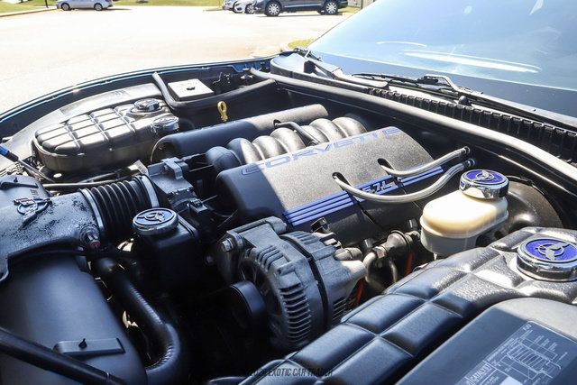 Used 1998 Chevrolet Corvette Coupe w/ Roof Pkg RWD image 33