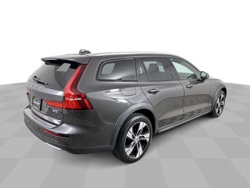 Used 2024 Volvo V60 B5 Cross Country Plus AWD/4WD image 8