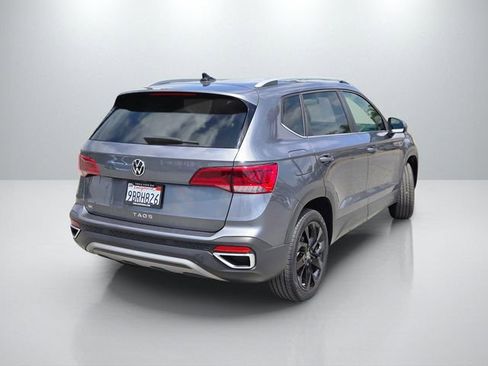 Used 2022 Volkswagen Taos SE FWD image 7