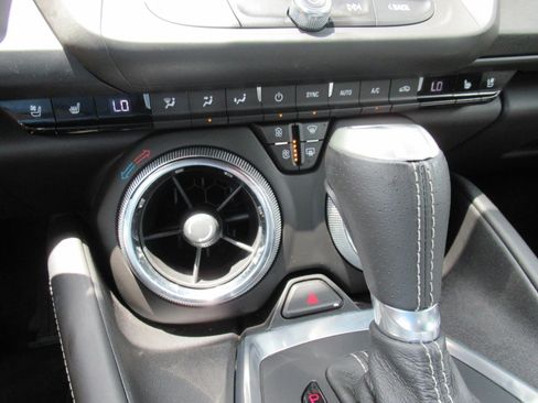 Used 2016 Chevrolet Camaro LT RWD image 27