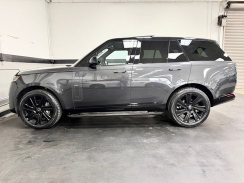 Used 2023 Land Rover Range Rover SE AWD/4WD image 9