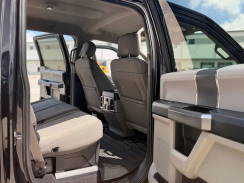 Used 2019 Ford F250 XLT w/ XLT Premium Package image 24