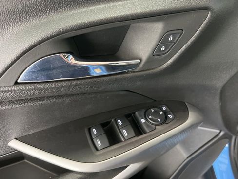 Used 2024 Chevrolet Trax RS w/ Sunroof Package FWD image 4