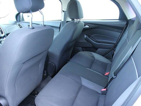 Used 2013 Ford Focus SE w/ SE Winter Pkg image 12