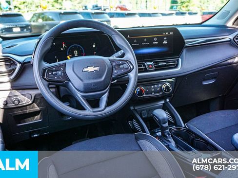 Used 2025 Chevrolet TrailBlazer LT FWD image 26