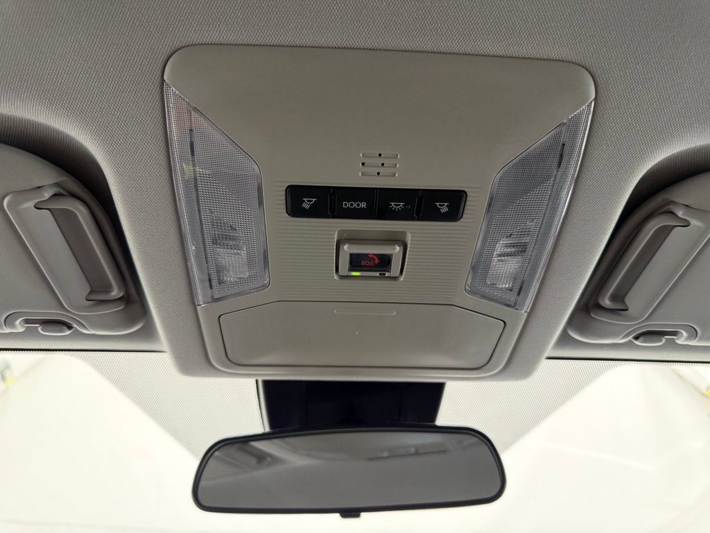Used 2025 Toyota RAV4 XLE FWD image 38
