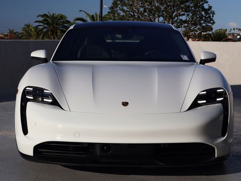 Certified 2022 Porsche Taycan image 6