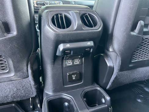 Used 2022 Jeep Gladiator Mojave AWD/4WD image 28