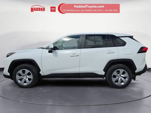 Used 2024 Toyota RAV4 LE AWD/4WD image 2