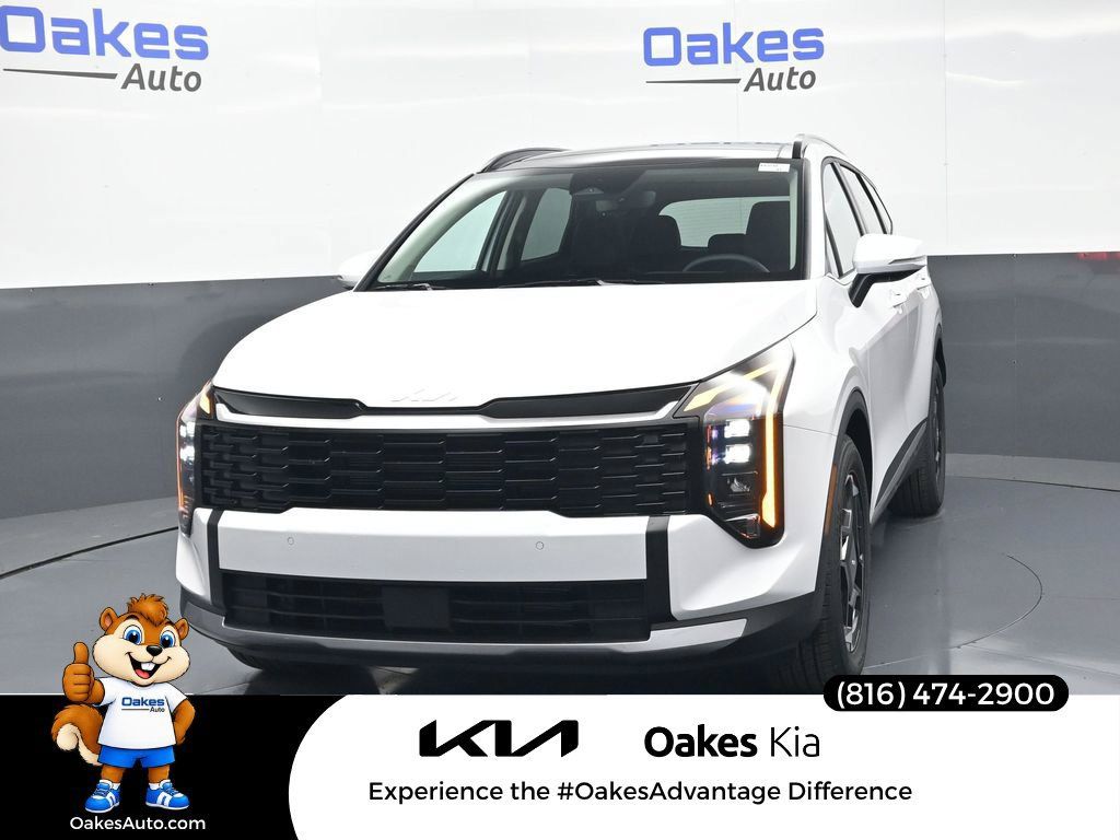 Certified 2026 Kia Sportage EX w/ EX Panorama Roof Package FWD image 3