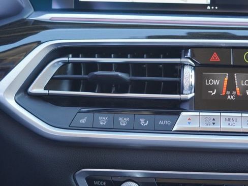 Used 2020 BMW X7 xDrive40i w/ Premium Package image 32