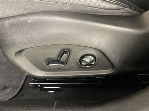 Used 2018 Jeep Renegade Limited w/ Advanced Technology Group FWD image 12