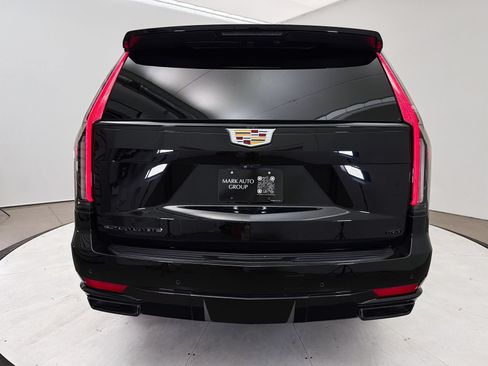 Used 2022 Cadillac Escalade Sport Platinum AWD/4WD image 19