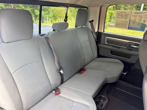 Used 2019 RAM 1500 Classic SLT AWD/4WD image 33