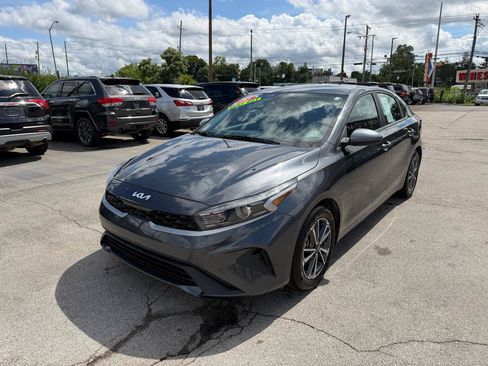 Used 2022 Kia Forte LXS FWD image 7