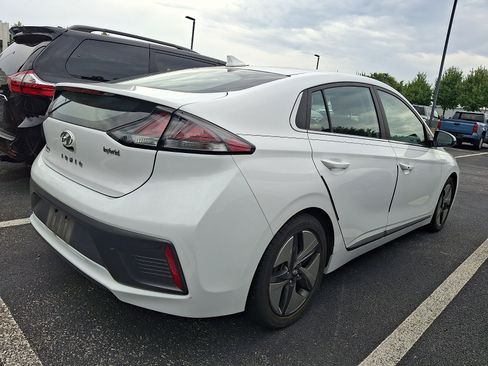 Used 2022 Hyundai Ioniq SEL FWD image 3