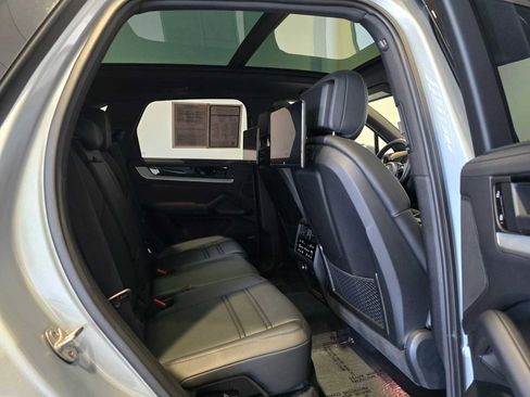 Used 2024 Porsche Cayenne image 15