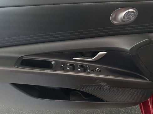 Certified 2023 Hyundai Elantra SE w/ Cargo Package image 17