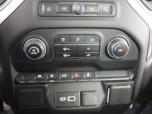 Used 2024 Chevrolet Silverado 1500 Custom image 10