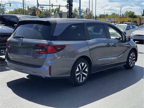 Used 2025 Honda Odyssey EX-L image 2